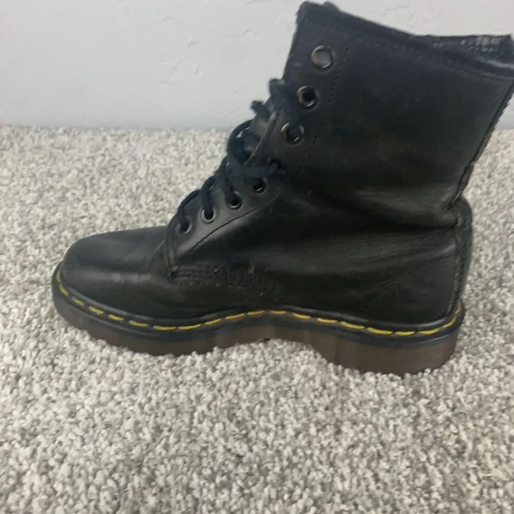 Vintage Dr. Martens Girls Combat Boots Size 3 Black Made in England Leather 1460